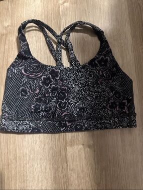 Lululemon Print Strappy Sports Bra - Black & Pink